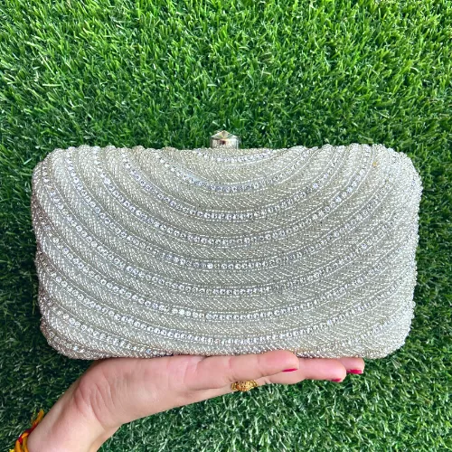 Sparkly Silver Tone Clasp Clutch Perfect Eye-Catching