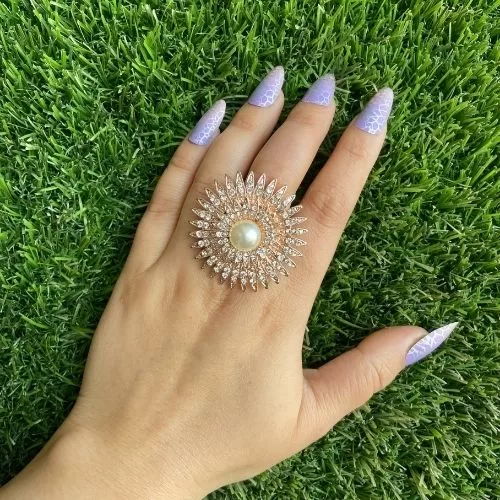 Elegant Pearl Flower Design Ring